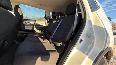 2016 Nissan Rogue S   - Photo 8 - Edmonton, AB T6V 1H4