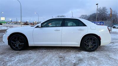 2016 Chrysler 300 Series S   - Photo 8 - Edmonton, AB T6V 1H4