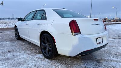 2016 Chrysler 300 Series S   - Photo 7 - Edmonton, AB T6V 1H4