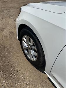 2017 Volkswagen Passat 1.8T S   - Photo 7 - Edmonton, AB T6V 1H4