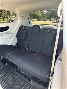 2017 Chrysler Pacifica LX   - Photo 10 - Edmonton, AB T6V 1H4