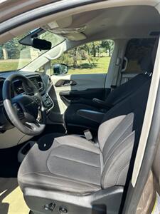2017 Chrysler Pacifica LX   - Photo 8 - Edmonton, AB T6V 1H4
