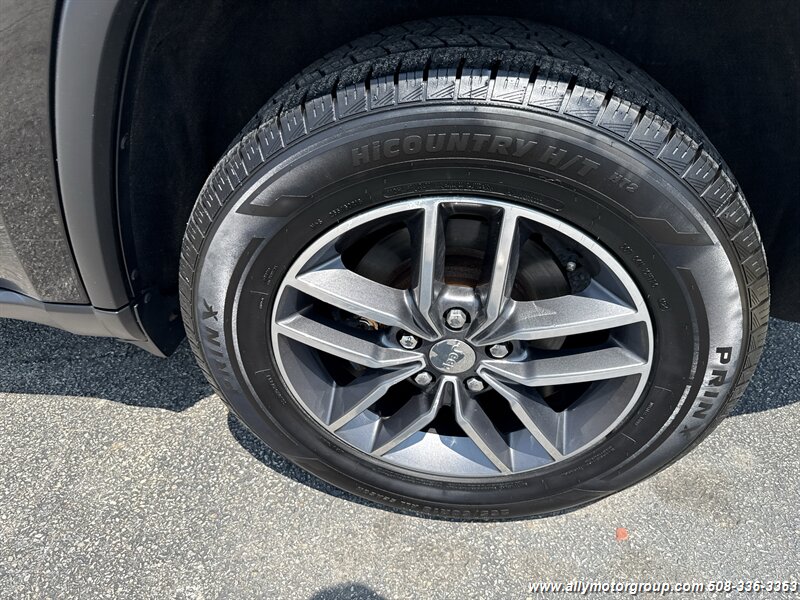 2017 Jeep Grand Cherokee Limited - Photo 10 - Seekonk, MA 02771