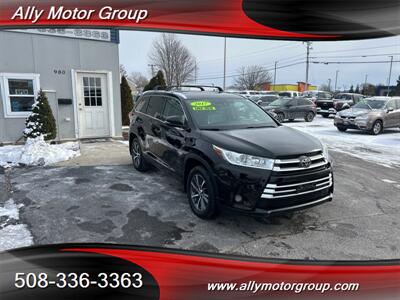 2017 Toyota Highlander XLE   - Photo 1 - Seekonk, MA 02771