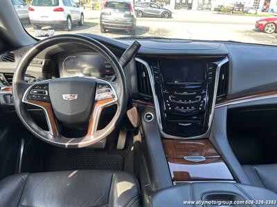 2017 Cadillac Escalade Premium Luxury   - Photo 6 - Seekonk, MA 02771