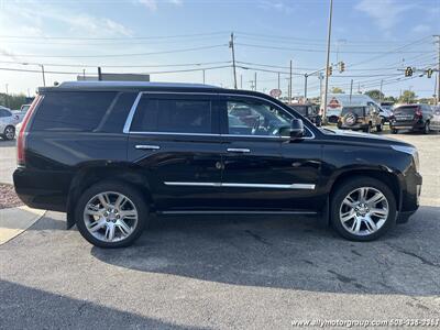 2017 Cadillac Escalade Premium Luxury   - Photo 4 - Seekonk, MA 02771