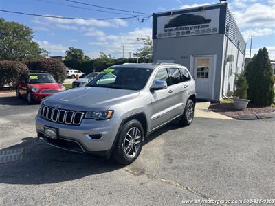 2017 Jeep Grand Cherokee Limited   - Photo 2 - Seekonk, MA 02771