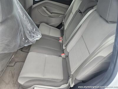2015 Ford Escape SE   - Photo 17 - Seekonk, MA 02771