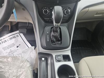 2015 Ford Escape SE   - Photo 16 - Seekonk, MA 02771