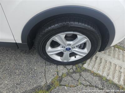 2015 Ford Escape SE   - Photo 10 - Seekonk, MA 02771