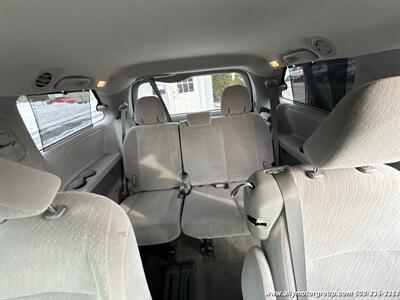 2018 Toyota Sienna LE 8-Passenger   - Photo 13 - Seekonk, MA 02771