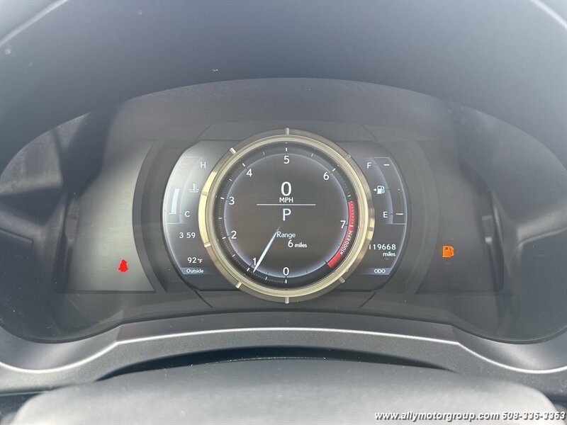 2017 Lexus IS 300 - Photo 21 - Seekonk, MA 02771