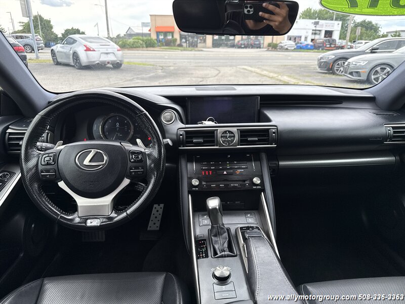 2017 Lexus IS 300 - Photo 17 - Seekonk, MA 02771