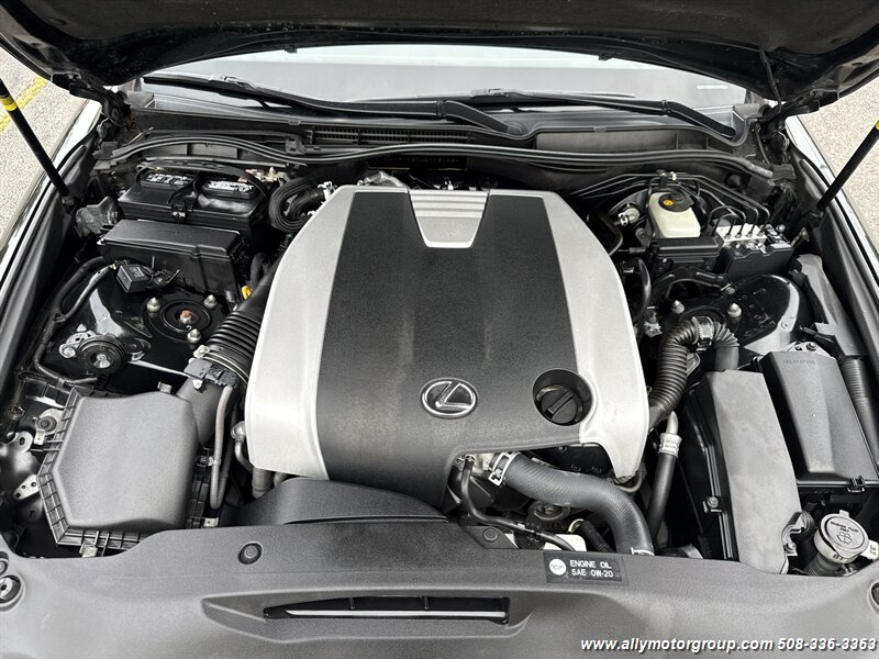 2017 Lexus IS 300 - Photo 15 - Seekonk, MA 02771