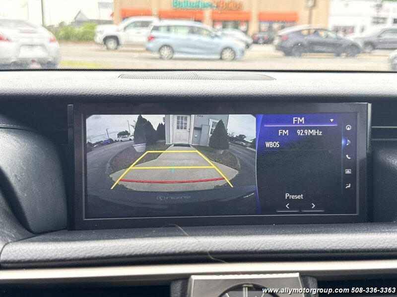 2017 Lexus IS 300 - Photo 23 - Seekonk, MA 02771