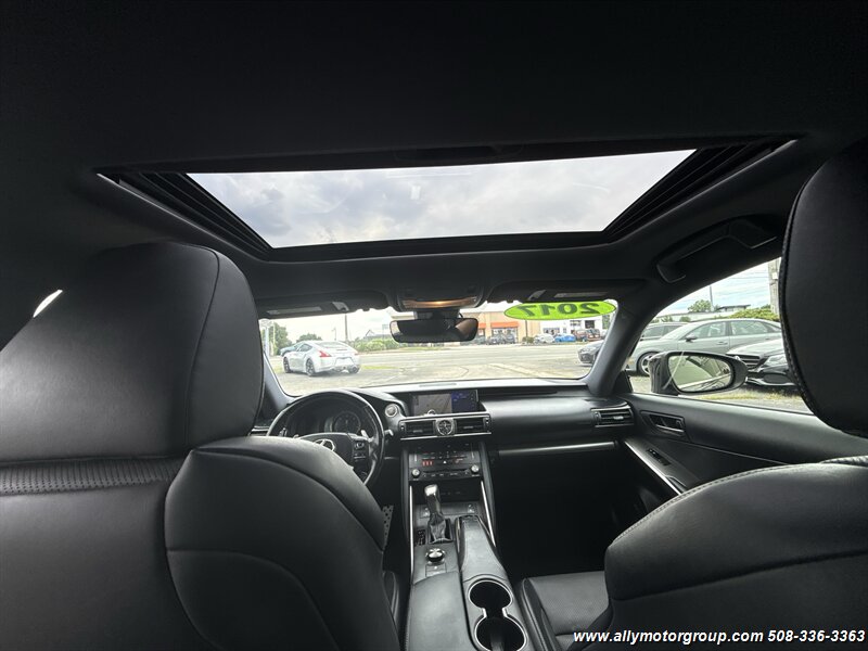 2017 Lexus IS 300 - Photo 18 - Seekonk, MA 02771
