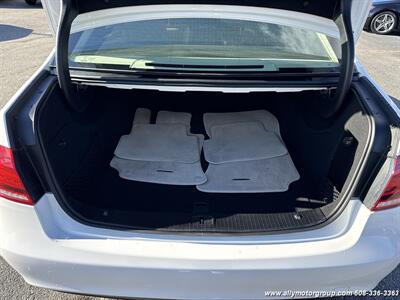 2014 Mercedes-Benz E 350 Luxury 4MATIC - Photo 13 - Seekonk, MA 02771