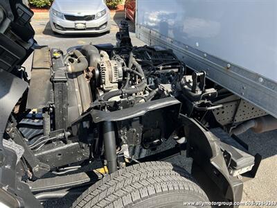 2014 Isuzu Med Duty NPR CREW CHASSIS   - Photo 16 - Seekonk, MA 02771