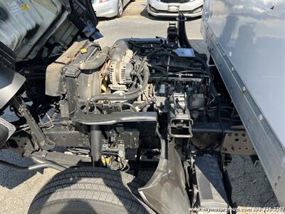 2014 Isuzu Med Duty NPR CREW CHASSIS   - Photo 14 - Seekonk, MA 02771