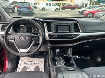 2015 Toyota Highlander LE Plus   - Photo 15 - Seekonk, MA 02771