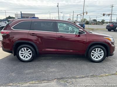 2015 Toyota Highlander LE Plus   - Photo 8 - Seekonk, MA 02771