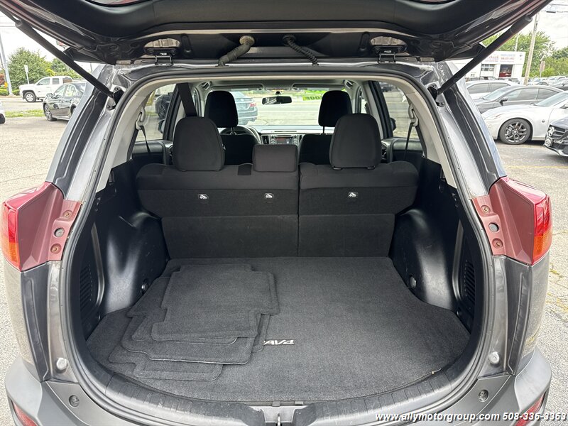2015 Toyota RAV4 XLE - Photo 14 - Seekonk, MA 02771