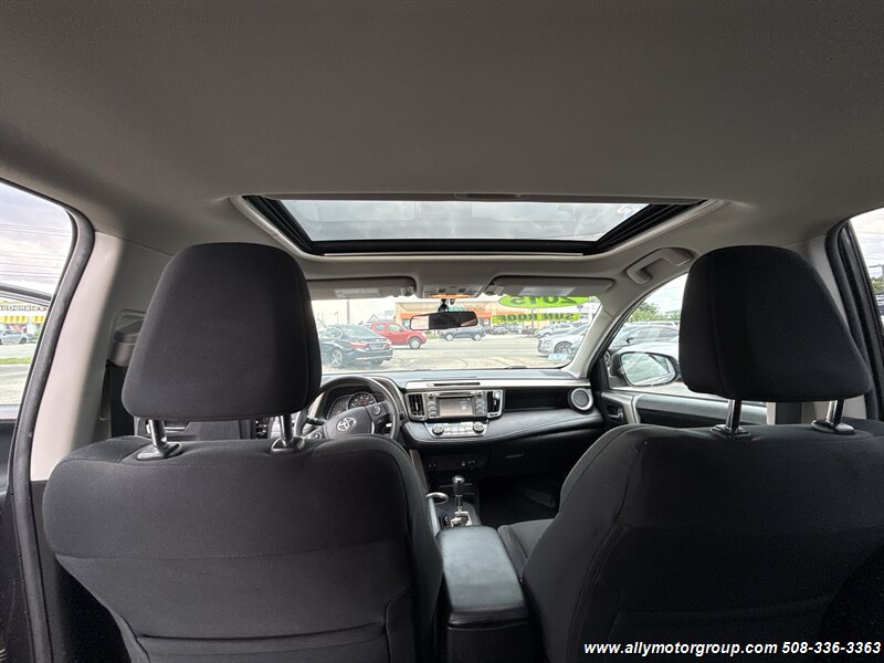 2015 Toyota RAV4 XLE - Photo 16 - Seekonk, MA 02771