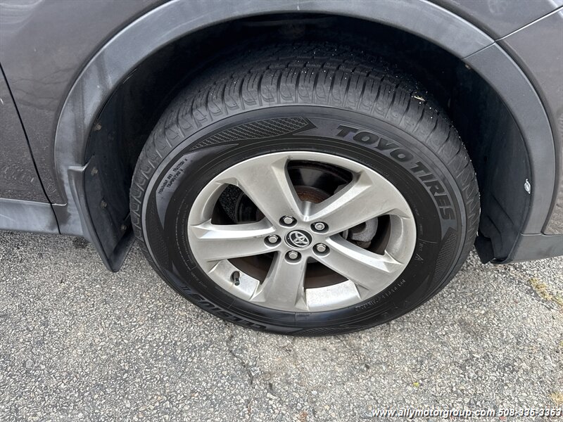 2015 Toyota RAV4 XLE - Photo 12 - Seekonk, MA 02771