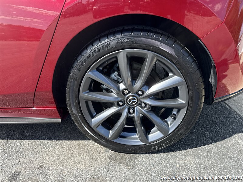 2019 Mazda Mazda3 Hatchback Preferred - Photo 10 - Seekonk, MA 02771