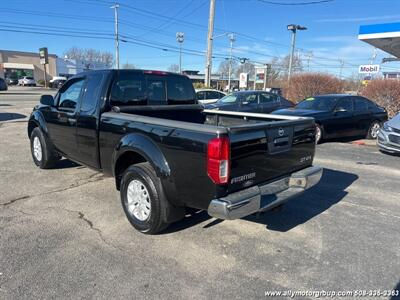 2016 Nissan Frontier PRO-4X   - Photo 4 - Seekonk, MA 02771