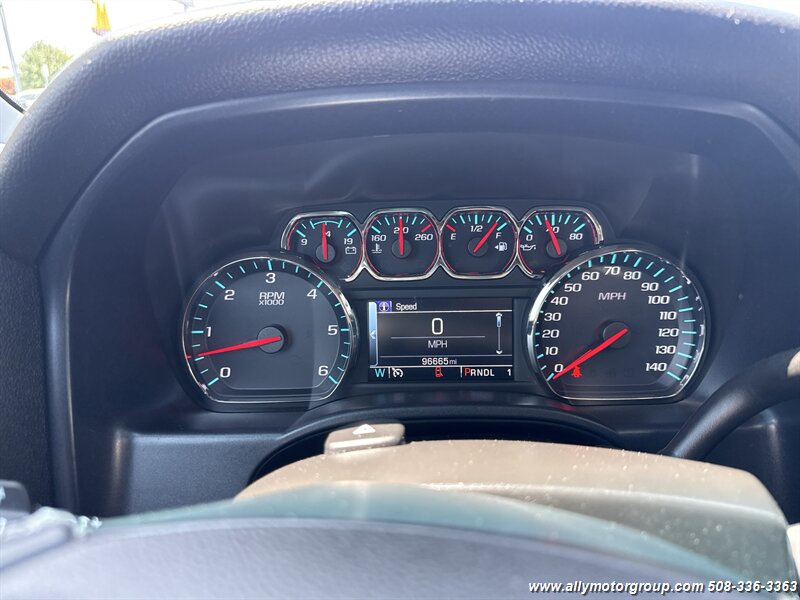 2019 Chevrolet Silverado 2500HD LT - Photo 16 - Seekonk, MA 02771