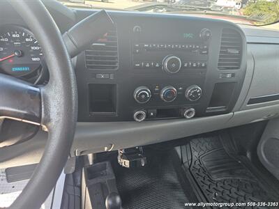 2010 Chevrolet Silverado 1500 Work Truck   - Photo 14 - Seekonk, MA 02771