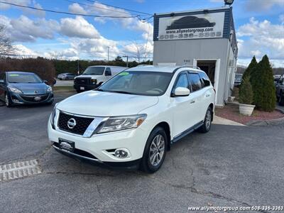 2014 Nissan Pathfinder SV   - Photo 2 - Seekonk, MA 02771