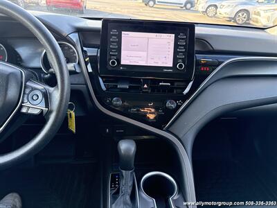 2022 Toyota Camry LE   - Photo 19 - Seekonk, MA 02771