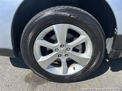 2013 Subaru Outback 2.5i Limited   - Photo 12 - Seekonk, MA 02771