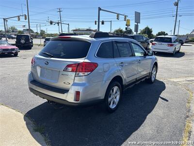 2013 Subaru Outback 2.5i Limited   - Photo 6 - Seekonk, MA 02771