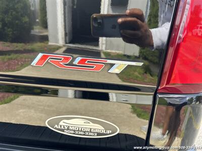 2019 Chevrolet Silverado 1500 RST   - Photo 10 - Seekonk, MA 02771