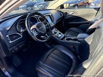 2017 Chrysler 200 Limited Platinum   - Photo 15 - Seekonk, MA 02771