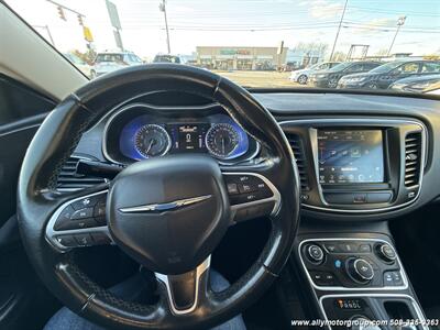 2017 Chrysler 200 Limited Platinum   - Photo 17 - Seekonk, MA 02771