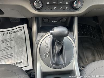 2011 Kia Sportage LX   - Photo 19 - Seekonk, MA 02771