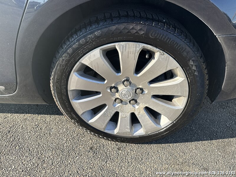 2016 Buick Lacrosse Leather - Photo 10 - Seekonk, MA 02771
