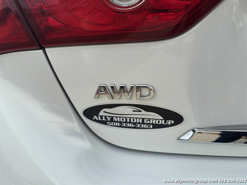 2015 INFINITI Q50 - Photo 10 - Seekonk, MA 02771