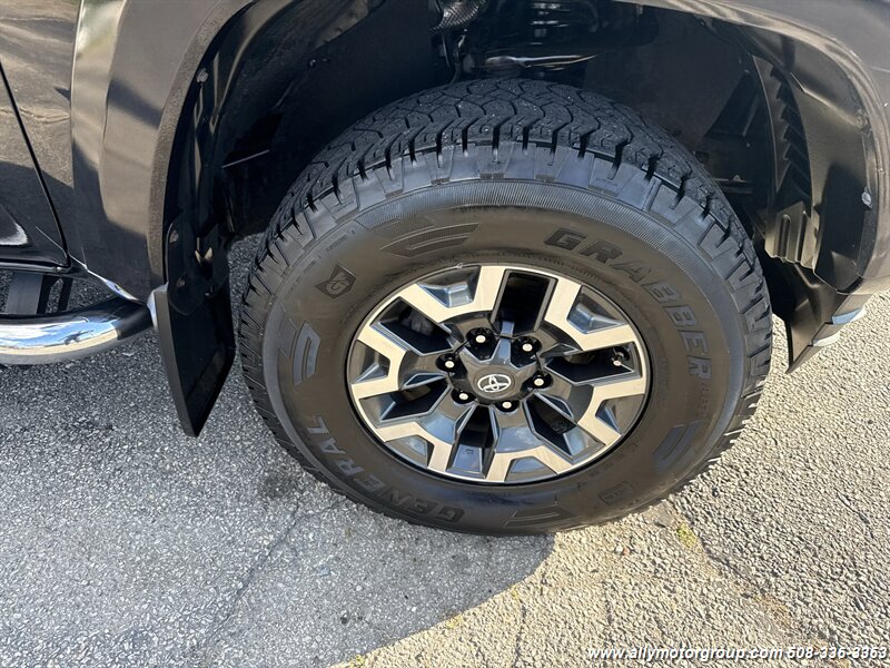2019 Toyota Tacoma SR5 V6 - Photo 12 - Seekonk, MA 02771