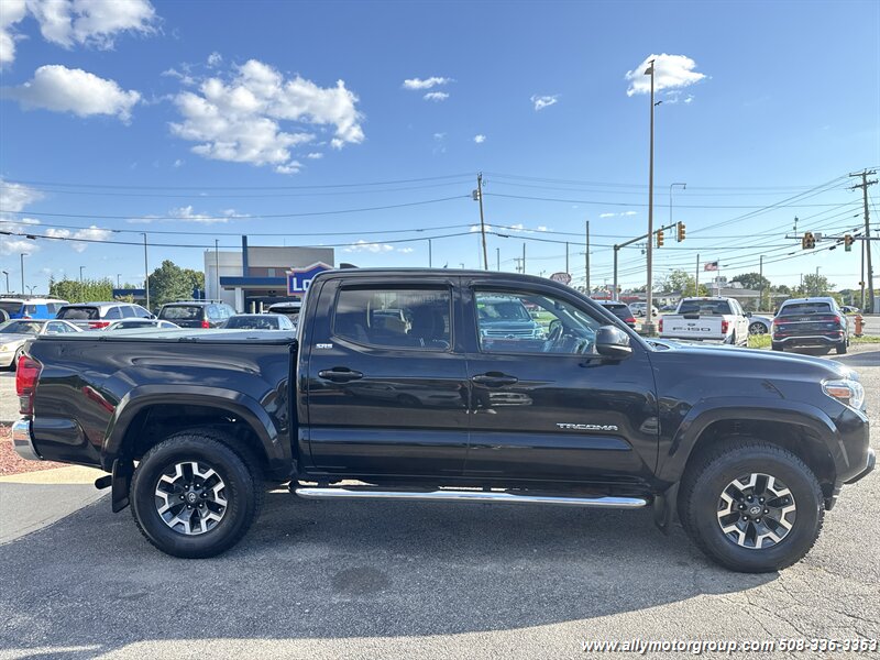 2019 Toyota Tacoma SR5 V6 - Photo 4 - Seekonk, MA 02771
