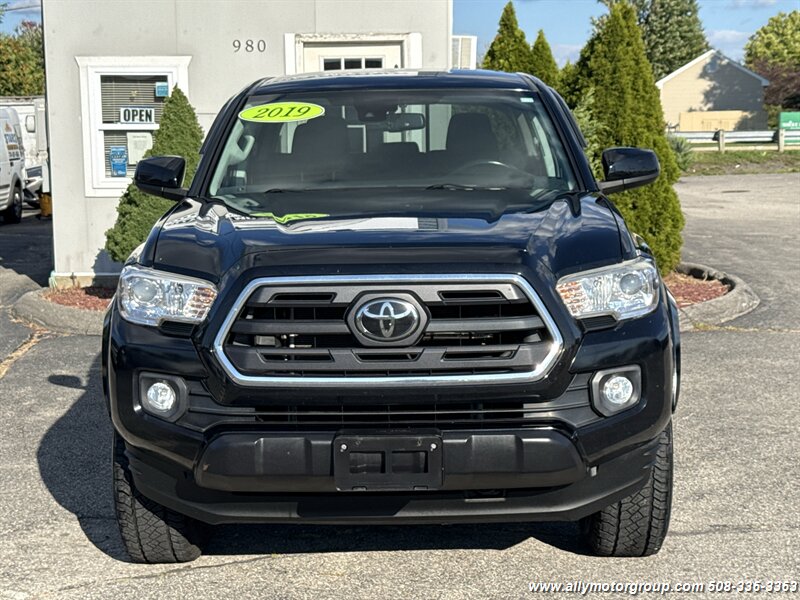 2019 Toyota Tacoma SR5 V6 - Photo 2 - Seekonk, MA 02771