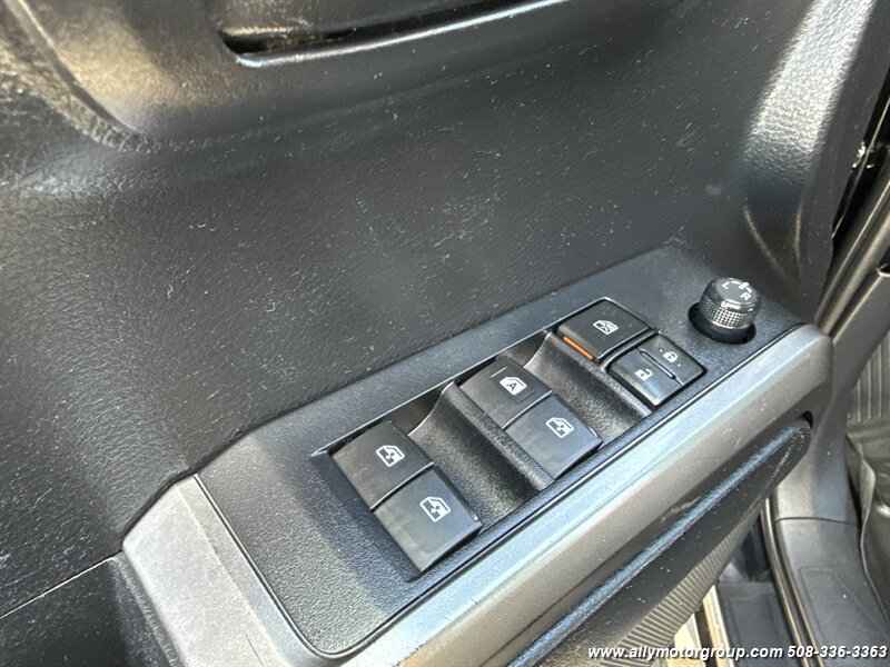 2019 Toyota Tacoma SR5 V6 - Photo 20 - Seekonk, MA 02771