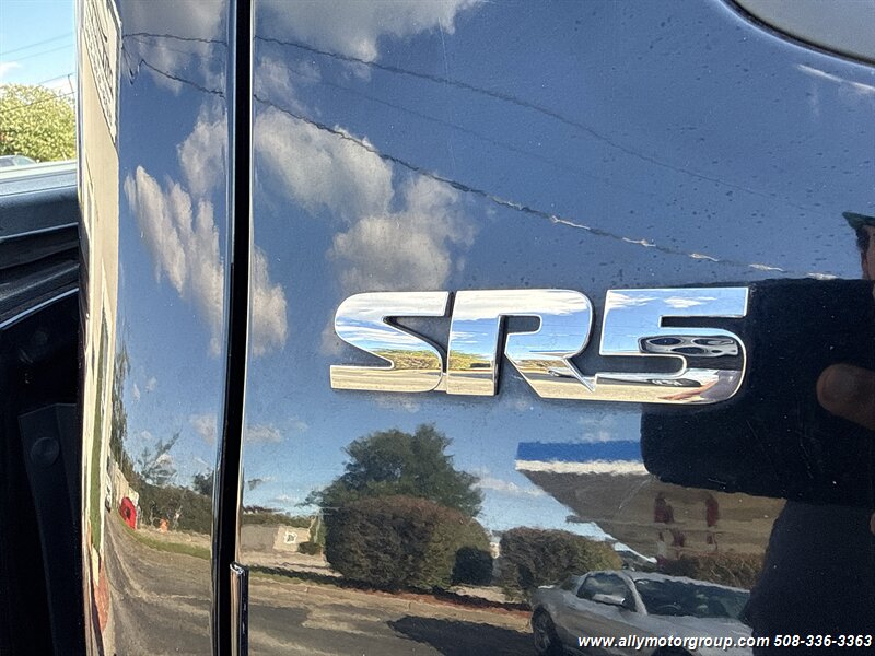 2019 Toyota Tacoma SR5 V6 - Photo 13 - Seekonk, MA 02771