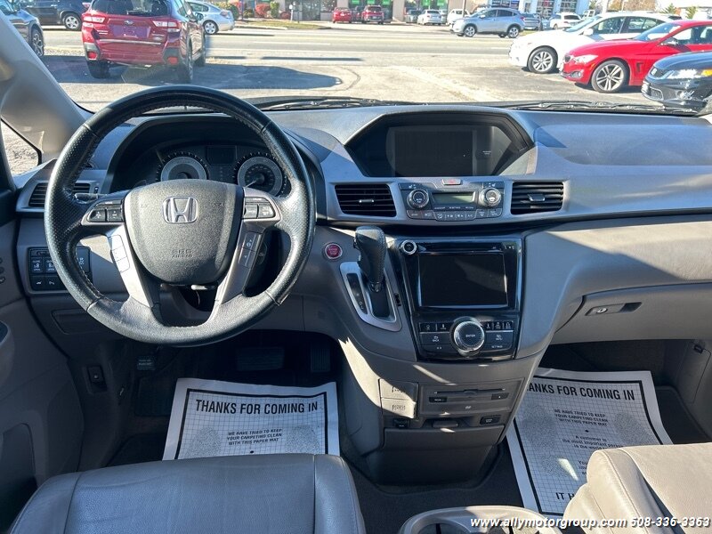 2015 Honda Odyssey Touring Elite photo 16