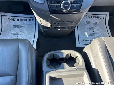 2015 Honda Odyssey Touring Elite   - Photo 24 - Seekonk, MA 02771