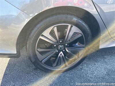 2017 Honda Civic EX-L w/Navi w/Honda Sensing   - Photo 11 - Seekonk, MA 02771